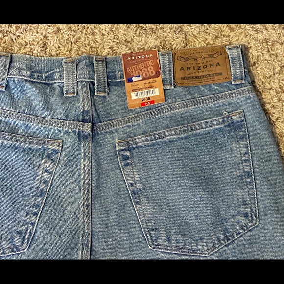 Two Pair Men’s Jean Shorts - Picture 6 of 8